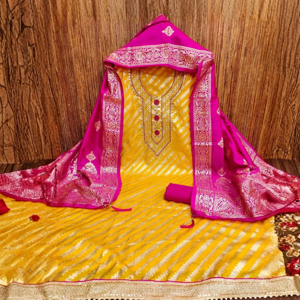 Beautiful Radiance – Banarasi Jacquard Set
