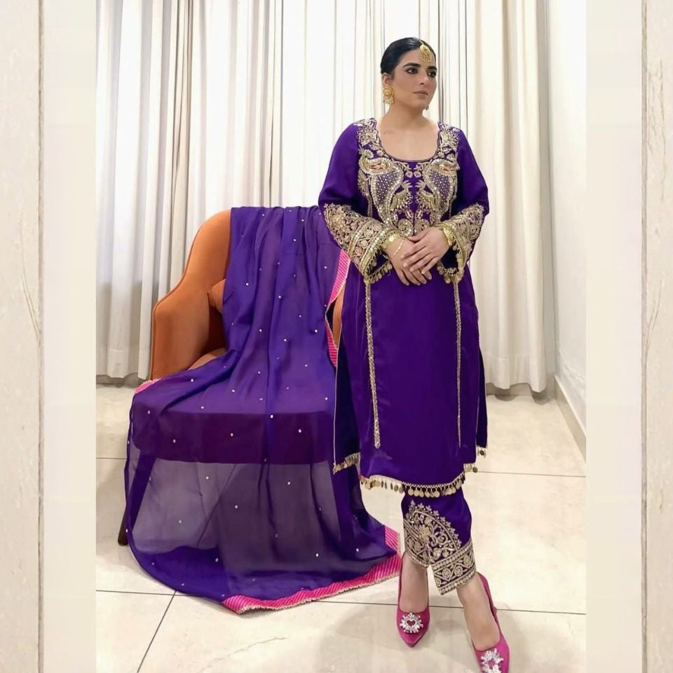 Royal Grace – Embroidered Georgette Set