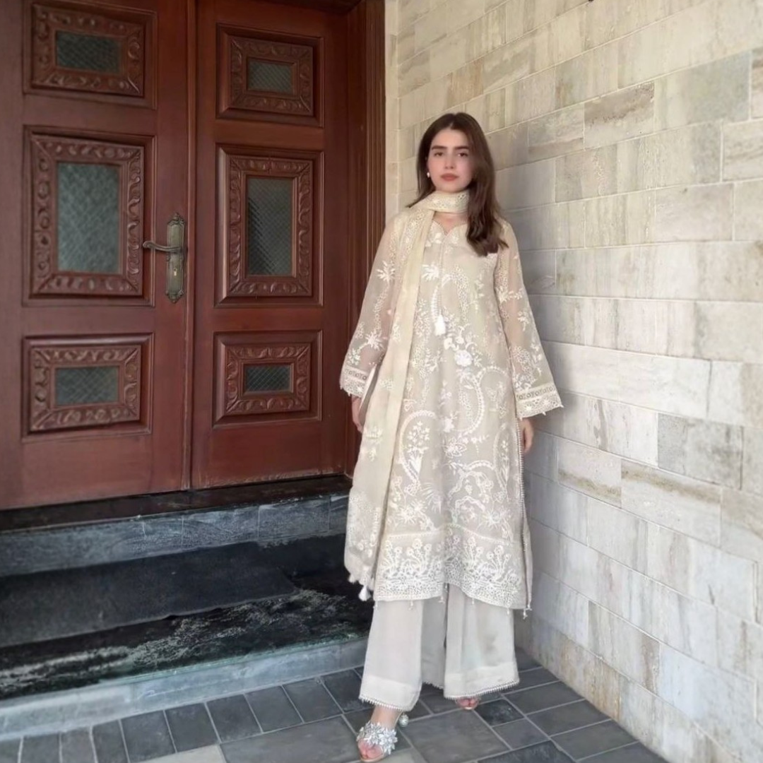 Regal Embroidered Set