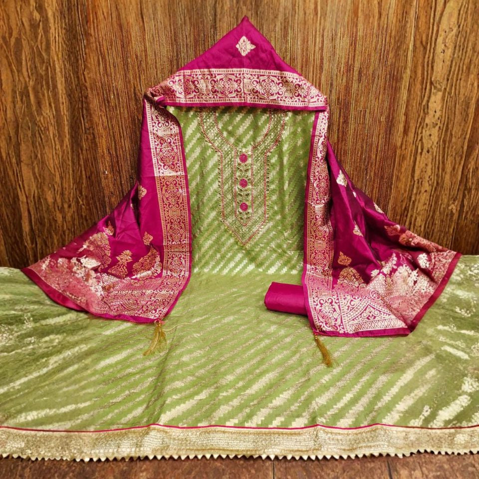 Beautiful Radiance – Banarasi Jacquard Set