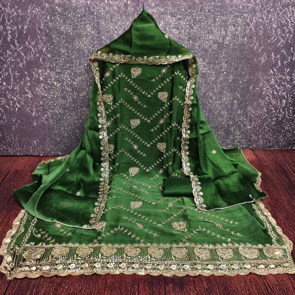 Opulent Aura – Barbari Silk Set