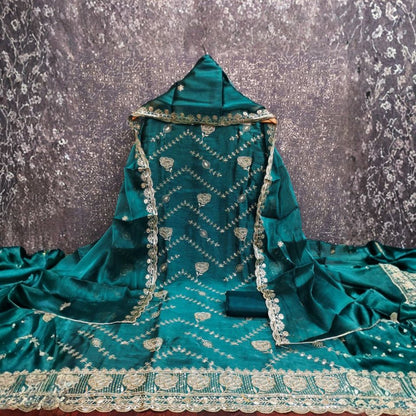 Opulent Aura – Barbari Silk Set