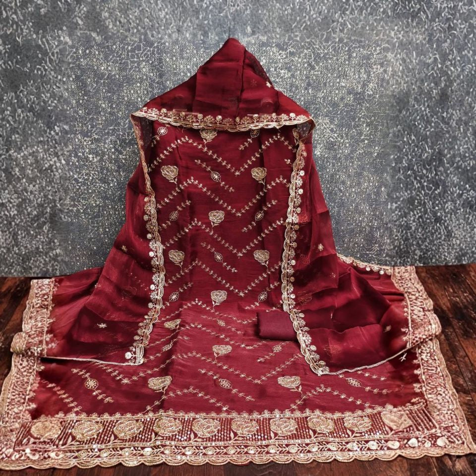 Opulent Aura – Barbari Silk Set