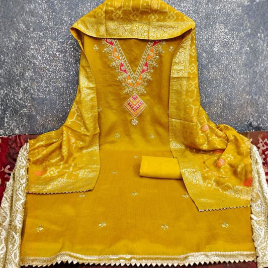 Divine Charm – Vichitra Silk Set
