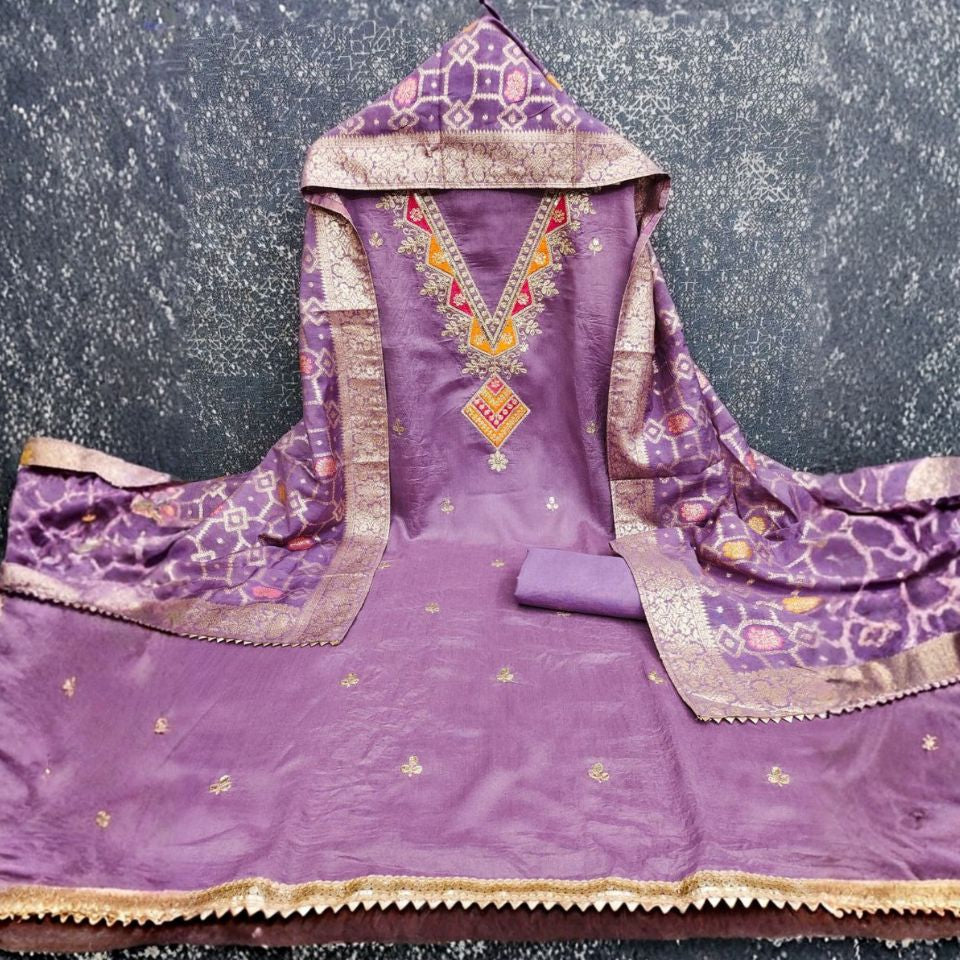 Divine Charm – Vichitra Silk Set