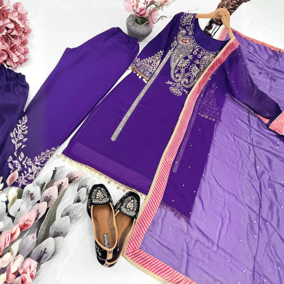 Royal Grace – Embroidered Georgette Set