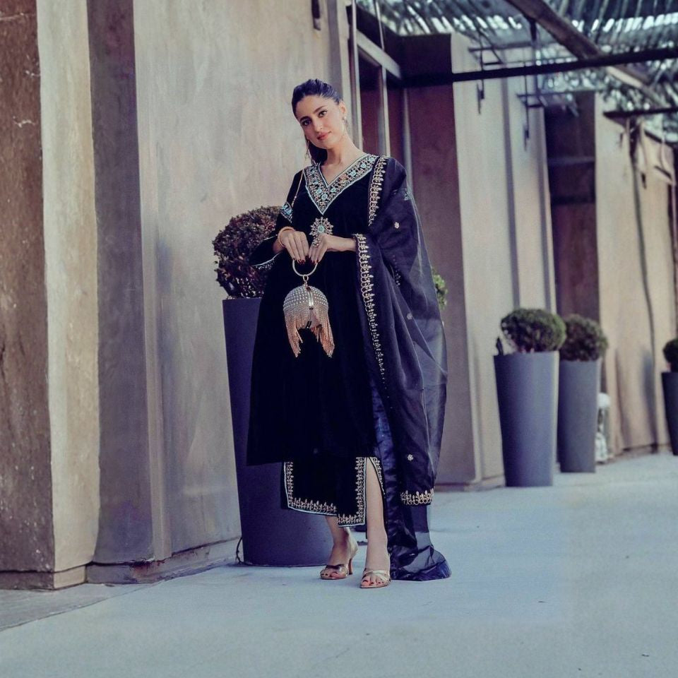 Ramzan Special Blue Embellished Kurta Set